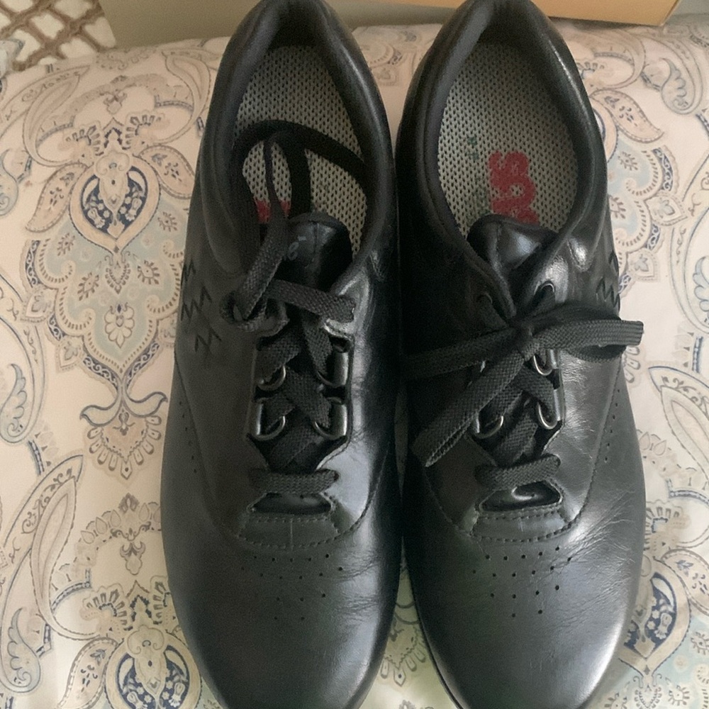 SAS lace up free style shoes